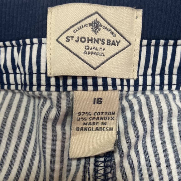St.John’s Bay Size 16 Striped Shorts Navy & White - Picture 4 of 10